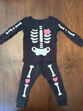 Carter’s Baby Girl Black Skeleton Pajamas/Costume with Pink Hearts